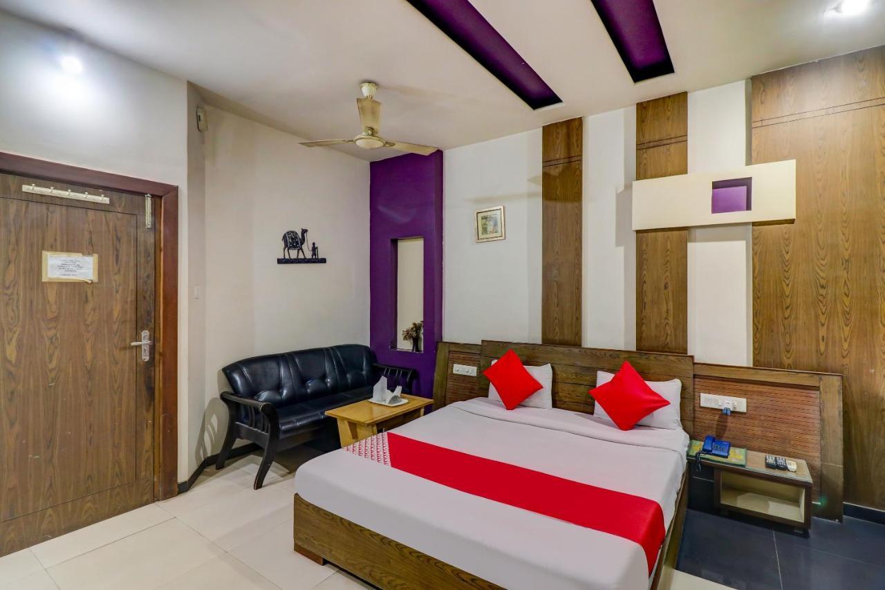Durg Oyo 61861 Hotel Dream Palace מראה חיצוני תמונה